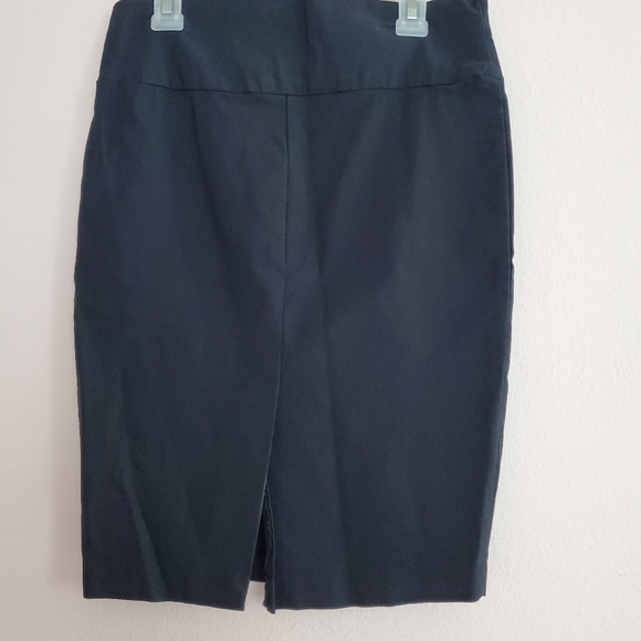 Formal Short Skirt - Picture 3 of 4